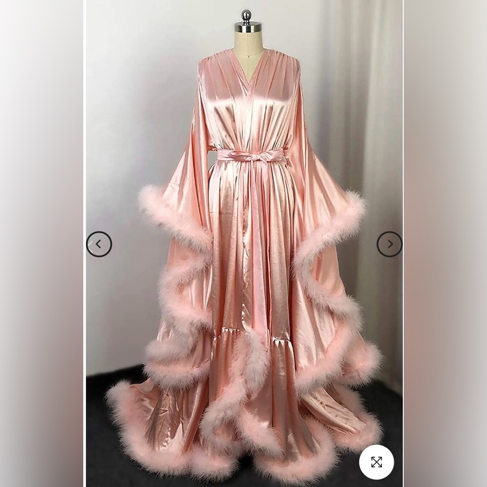 Elegant Pink Satin Robe with Feather Trim - Picture 10 of 10